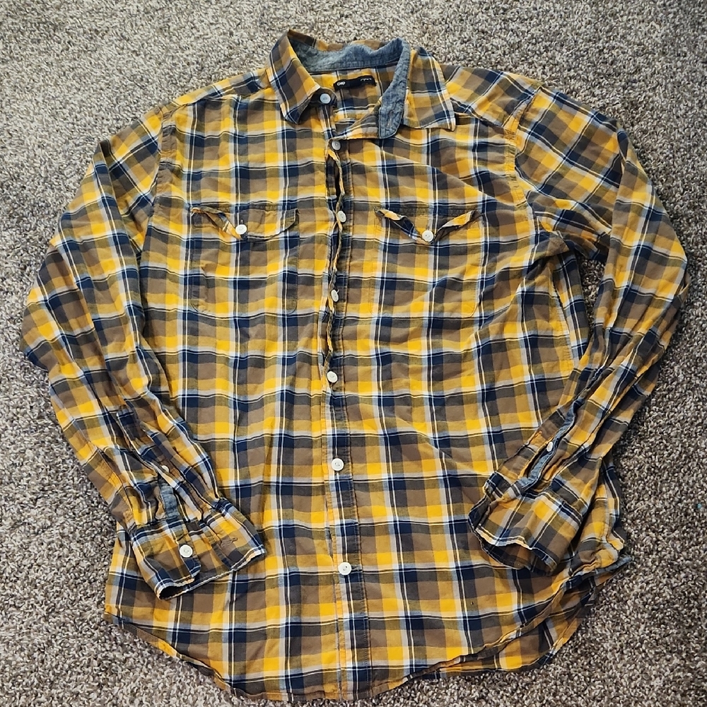 Men's Plaid Button-Up Shirt
